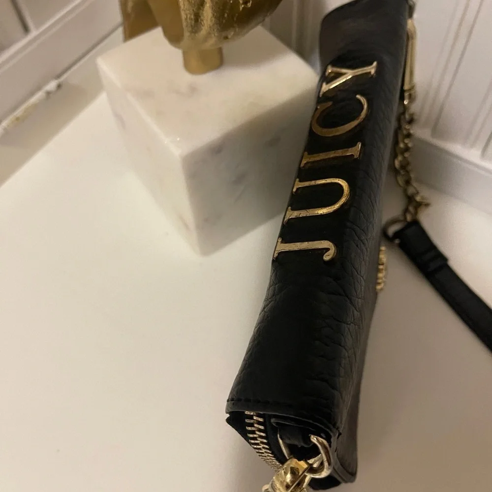 JUICY COUTURE • WALLETS AND CARDHOLDERS. Beautiful wallet with big logo in top
